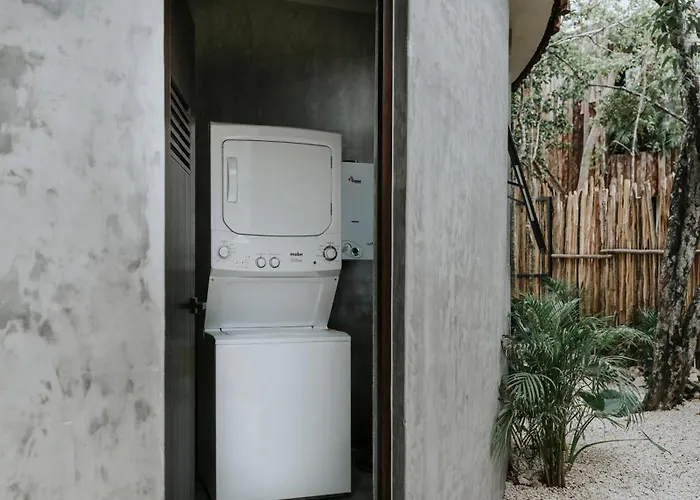 Media Luna Boho Chic E11 Pvt Pool Concierge