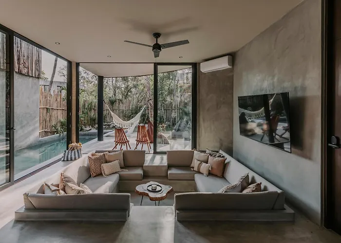 Media Luna Boho Chic E11 Pvt Pool Concierge